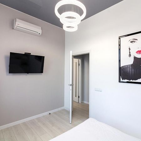 Leogrand Vip Apartments On Pidhirna 3 Lviv Eksteriør billede