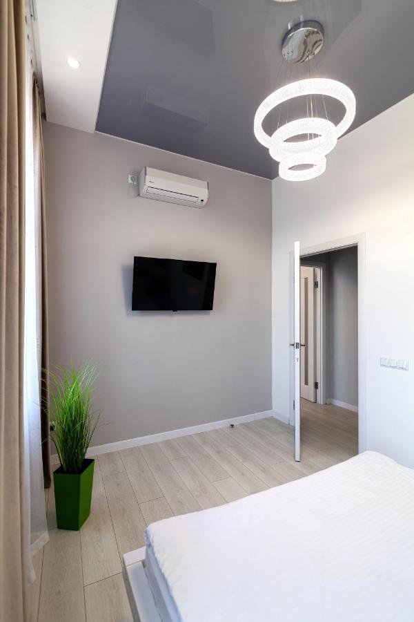 Leogrand Vip Apartments On Pidhirna 3 Lviv Eksteriør billede