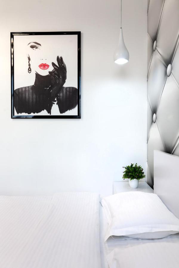 Leogrand Vip Apartments On Pidhirna 3 Lviv Eksteriør billede