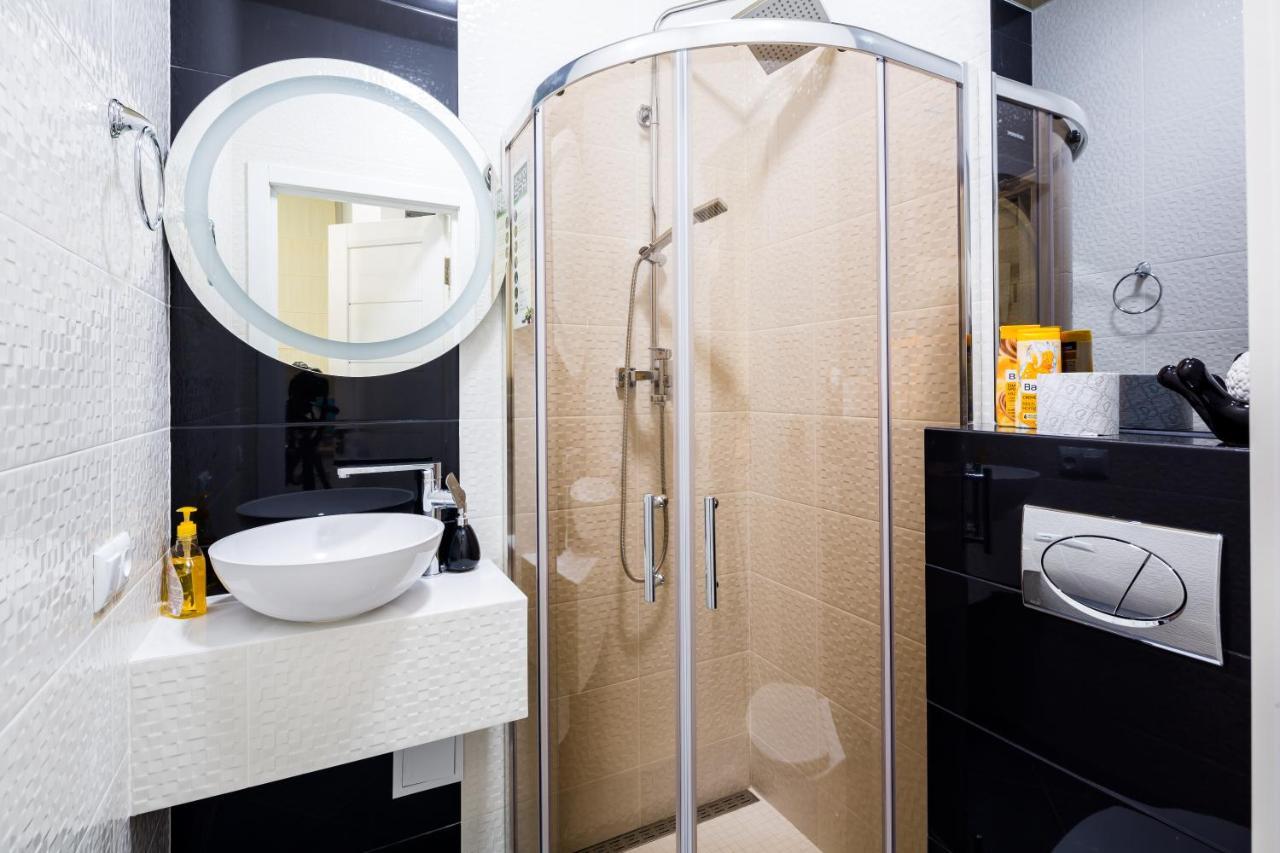 Leogrand Vip Apartments On Pidhirna 3 Lviv Eksteriør billede