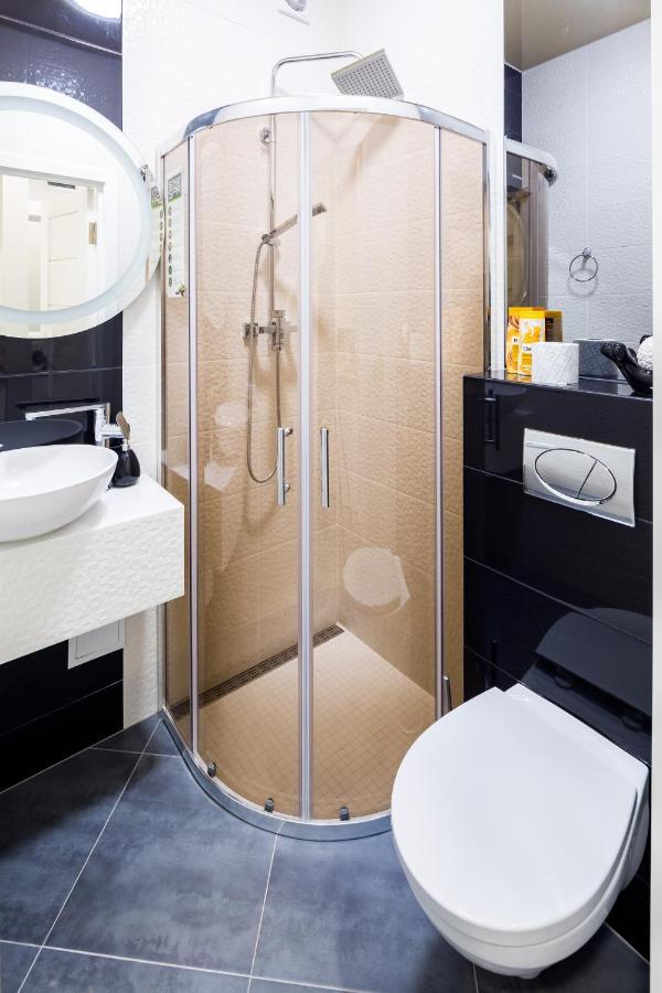 Leogrand Vip Apartments On Pidhirna 3 Lviv Eksteriør billede